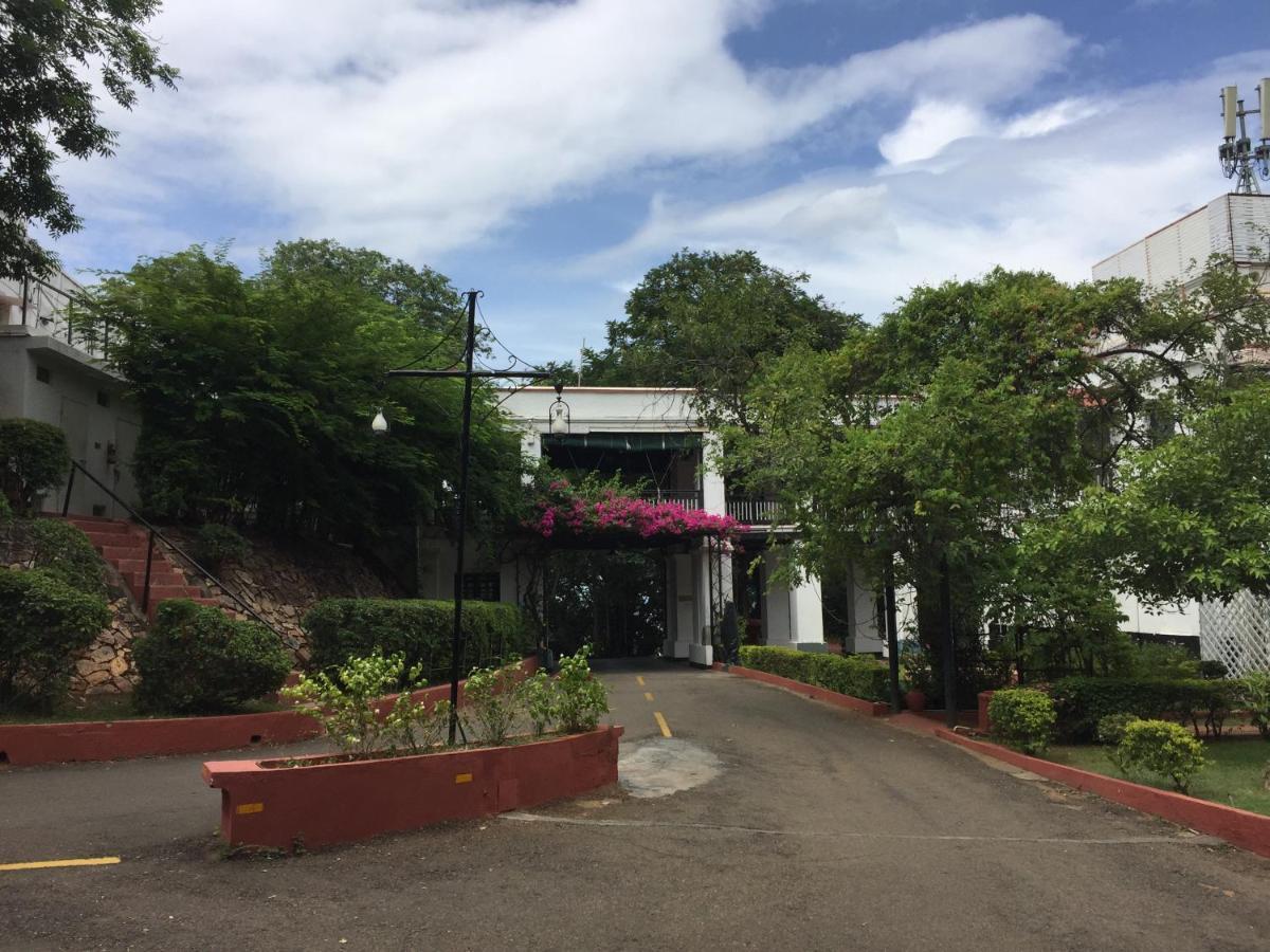 Gateway 5*